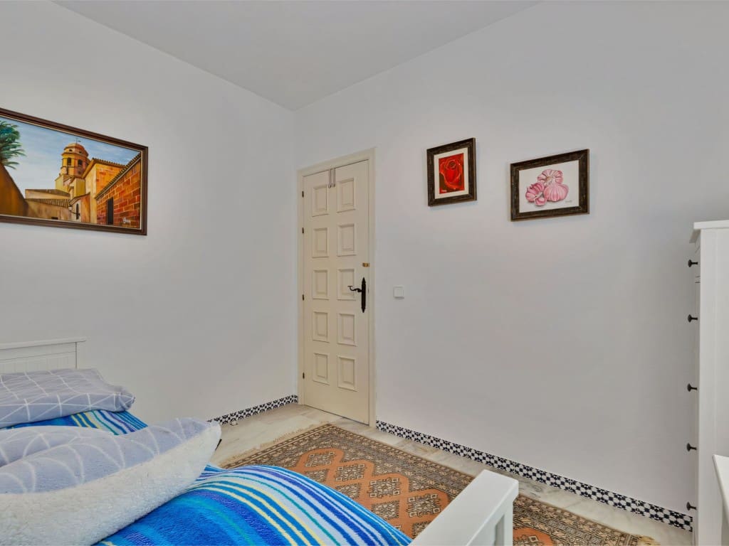 3 bedroom Apartment for sale in Fuengirola with pool - € 495,000 (Ref: 9057359)