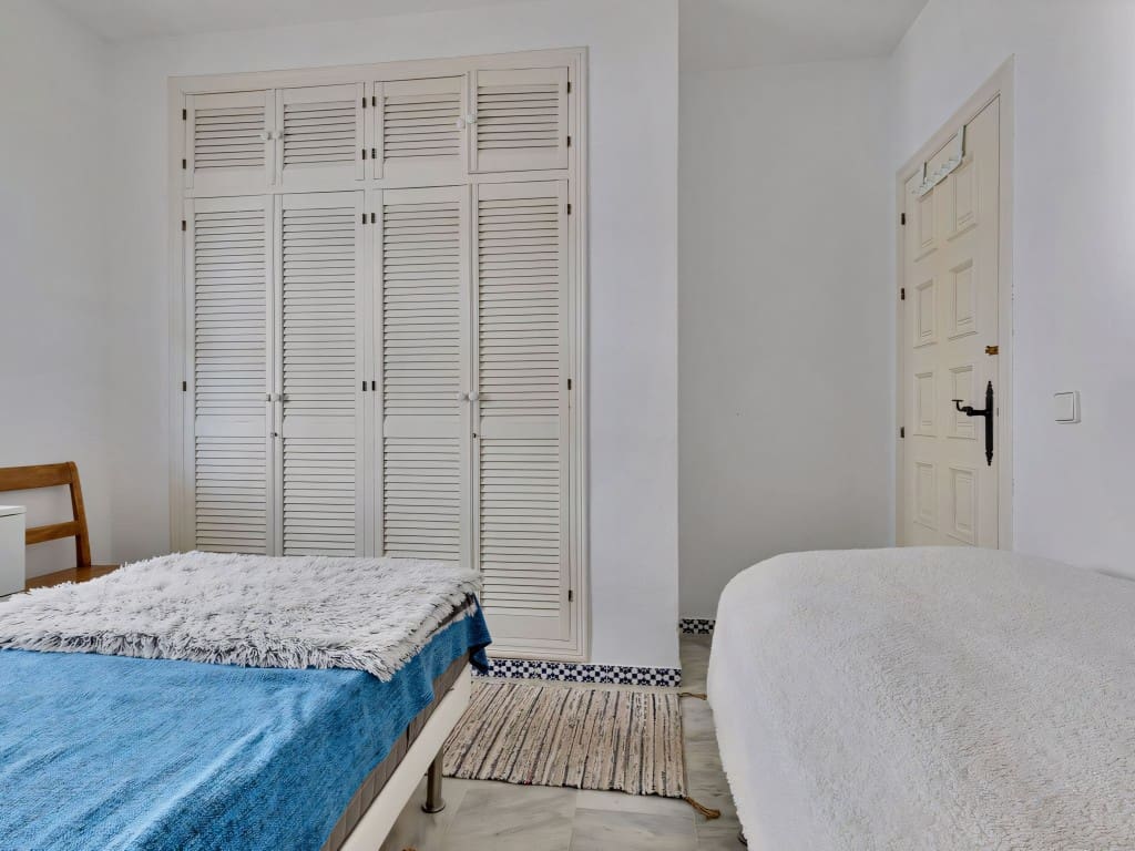 3 bedroom Apartment for sale in Fuengirola with pool - € 495,000 (Ref: 9057359)