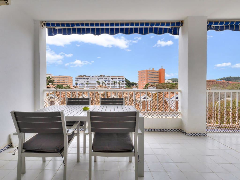 3 bedroom Apartment for sale in Fuengirola with pool - € 495,000 (Ref: 9057359)