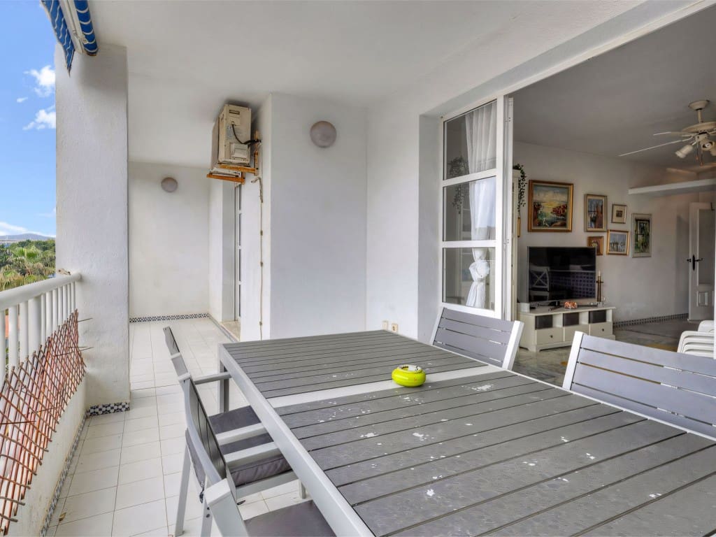 3 bedroom Apartment for sale in Fuengirola with pool - € 495,000 (Ref: 9057359)