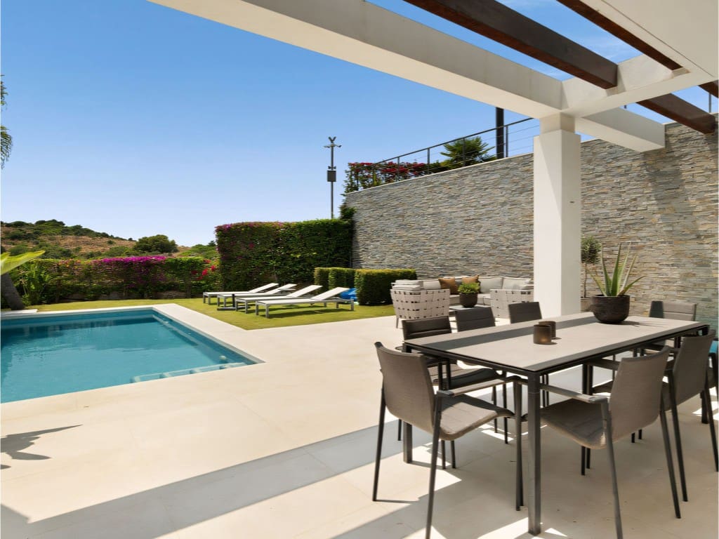 5 sypialnia Willa na sprzedaż w Mijas Costa z basenem garażem - 1 395 000 € (Ref: 9060263)