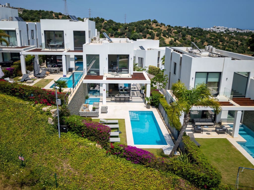 5 sypialnia Willa na sprzedaż w Mijas Costa z basenem garażem - 1 395 000 € (Ref: 9060263)