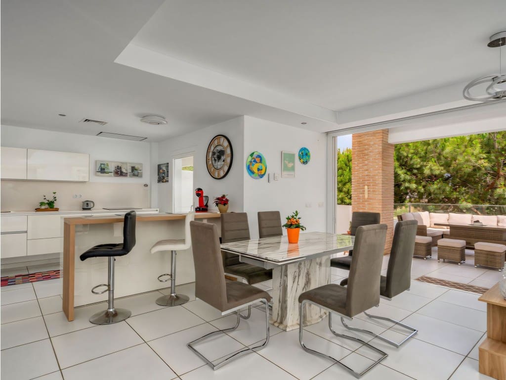 4 bedroom Villa for sale in Torremuelle with pool garage - € 890,000 (Ref: 9074905)