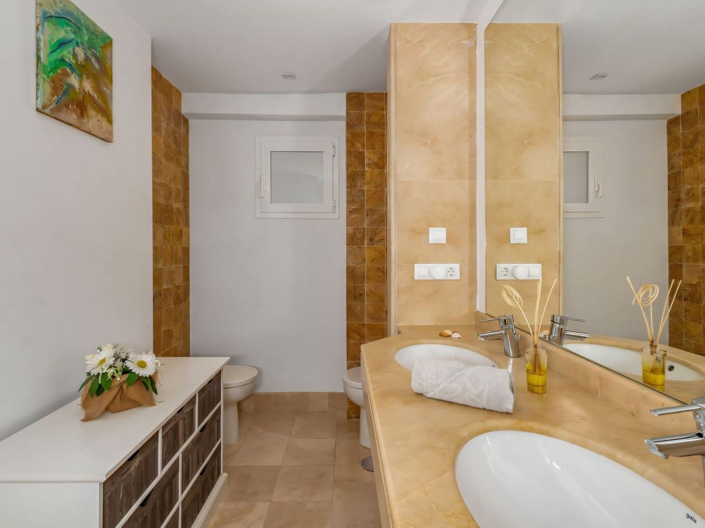 4 bedroom Villa for sale in Torremuelle with pool garage - € 890,000 (Ref: 9074905)