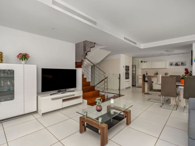 4 soveværelse Villa til salg i Torremuelle, Benalmádena med swimmingpool garage - € 890.000 (Ref: 9074905)