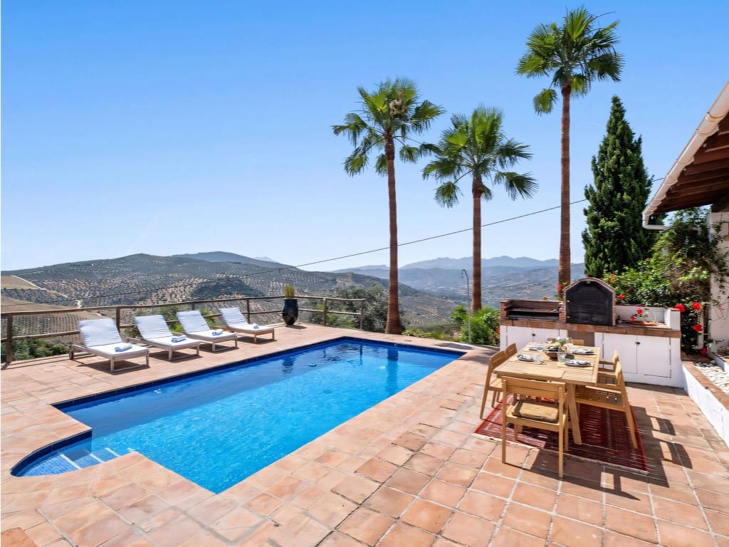 3 soveværelse Finca/Landehus til salg i Tolox med swimmingpool - € 429.000 (Ref: 9077811)