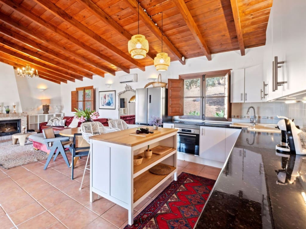 3 soveværelse Finca/Landehus til salg i Tolox med swimmingpool - € 429.000 (Ref: 9077811)