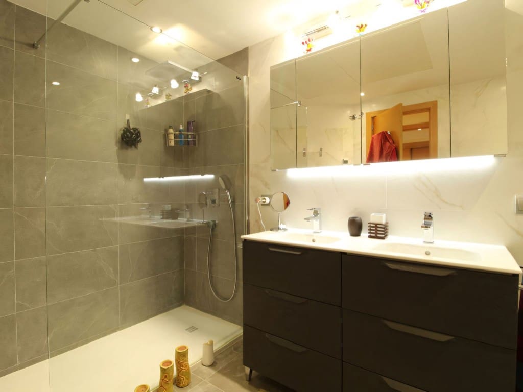 3 chambre Appartement à vendre à Los Flamingos avec piscine garage - 699 000 € (Ref: 9095091)