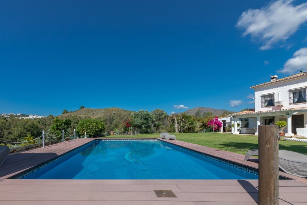 3 soveværelse Finca/Landehus til salg i Entrerrios med swimmingpool garage - € 950.000 (Ref: 9098919)