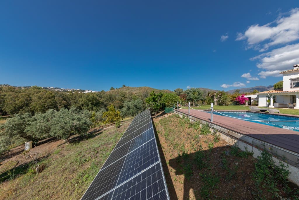 3 soveværelse Finca/Landehus til salg i Entrerrios med swimmingpool garage - € 950.000 (Ref: 9098919)