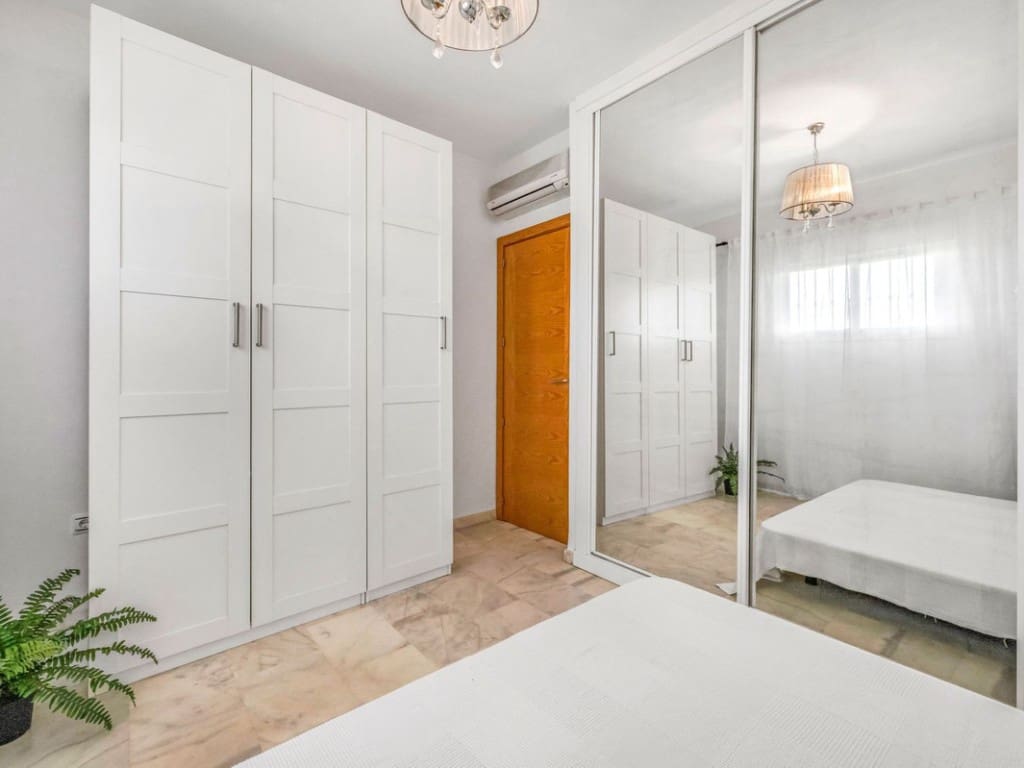 2 chambre Appartement à vendre à Riviera del Sol avec piscine garage - 319 000 € (Ref: 9098920)