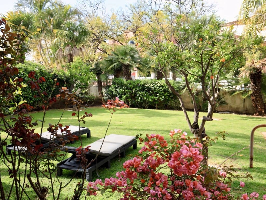 5 bedroom Villa for sale in San Pedro de Alcantara with pool garage - € 1,695,000 (Ref: 9106345)