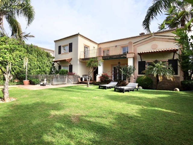 5 slaapkamer Villa te koop in San Pedro de Alcantara, Marbella met zwembad garage - € 1.695.000 (Ref: 9106345)