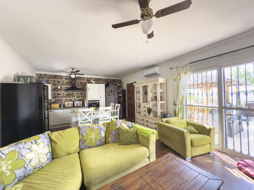 3 soveværelse Finca/Landehus til salg i Tolox med swimmingpool - € 375.000 (Ref: 9107092)