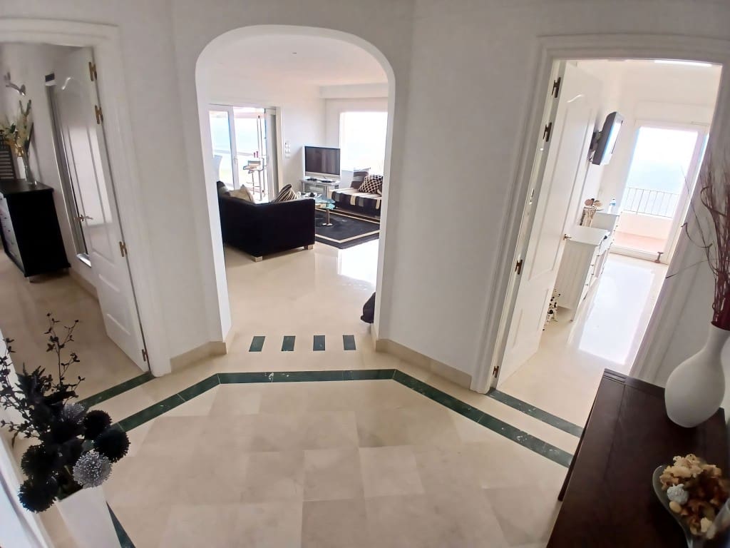 2 soveværelse Penthouse til salg i Fuengirola med swimmingpool - € 1.275.000 (Ref: 9108501)