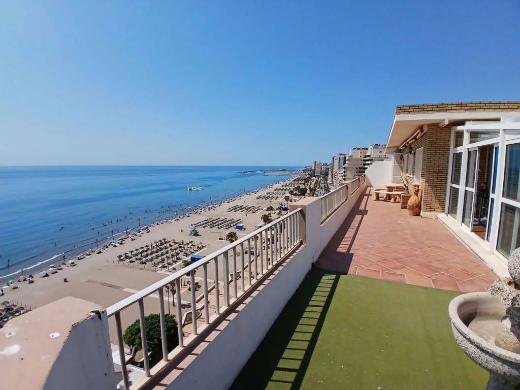 2 soveværelse Penthouse til salg i Fuengirola med swimmingpool - € 1.275.000 (Ref: 9108501)