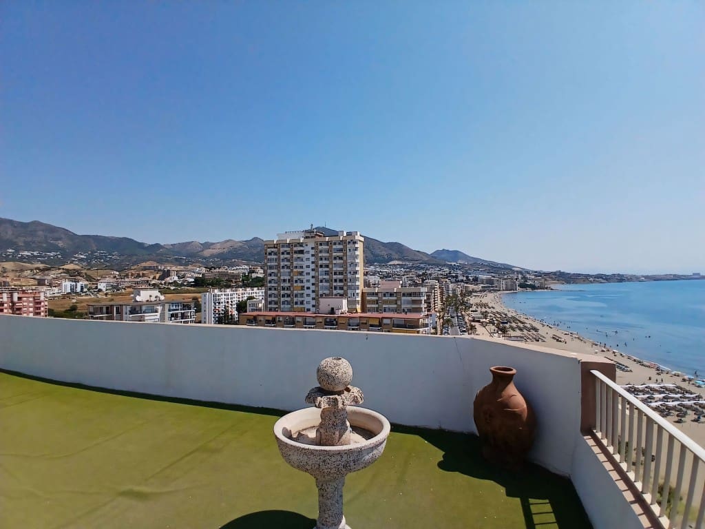 2 soveværelse Penthouse til salg i Fuengirola med swimmingpool - € 1.275.000 (Ref: 9108501)