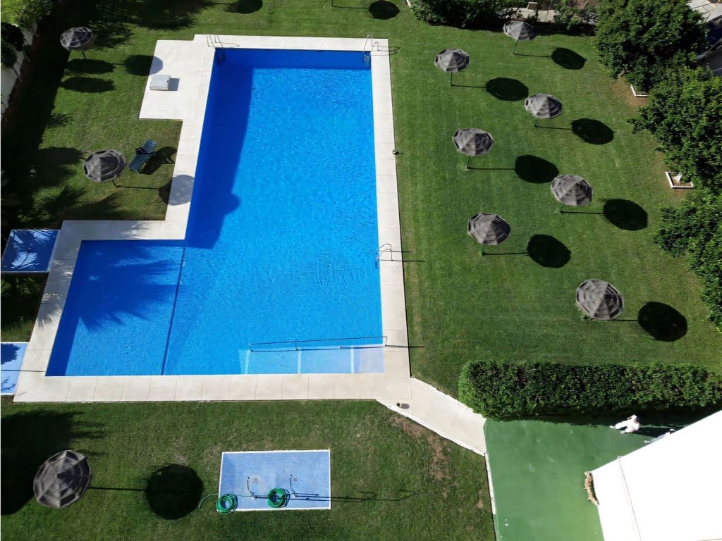 2 soveværelse Penthouse til salg i Fuengirola med swimmingpool - € 1.275.000 (Ref: 9108501)