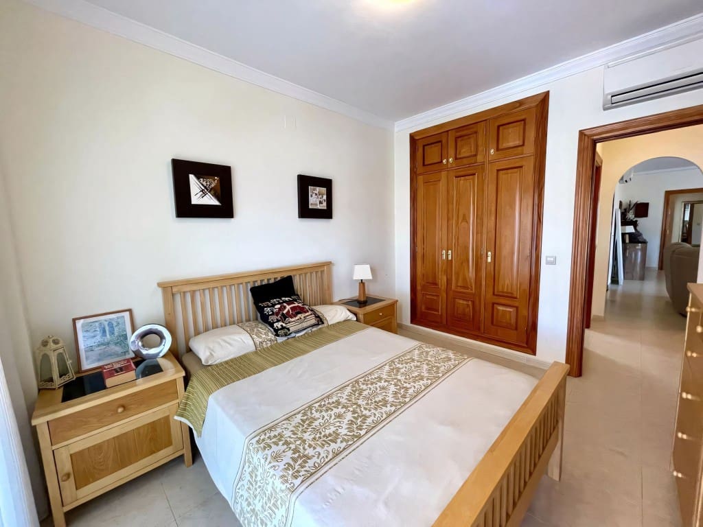 3 chambre Penthouse à vendre à La Cala Hills avec piscine garage - 499 000 € (Ref: 9110091)