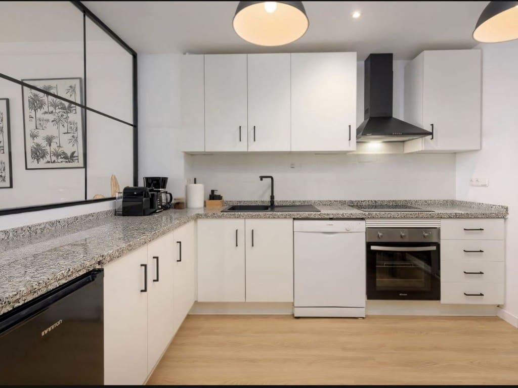 2 soveværelse Lejlighed til salg i Los Arqueros med swimmingpool garage - € 440.000 (Ref: 9111894)