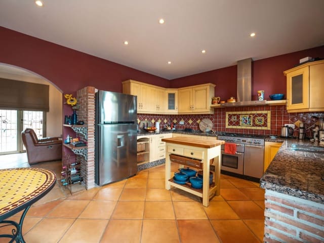 4 soverom Villa til salgs i Monda med svømmebasseng - € 945 000 (Ref: 9111895)