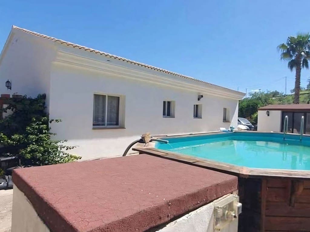 3 soveværelse Finca/Landehus til salg i Tolox med swimmingpool - € 290.000 (Ref: 9111896)