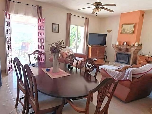 3 soverom Finca/Herregård til salgs i Tolox med svømmebasseng - € 290 000 (Ref: 9111896)