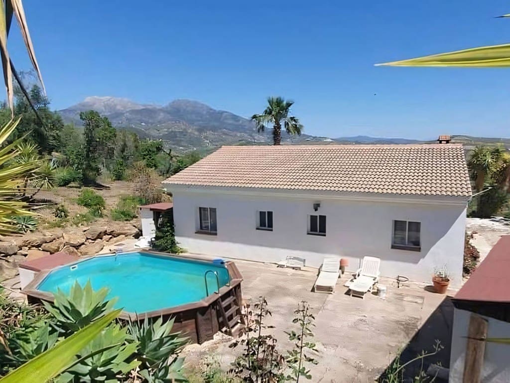 3 soveværelse Finca/Landehus til salg i Tolox med swimmingpool - € 290.000 (Ref: 9111896)