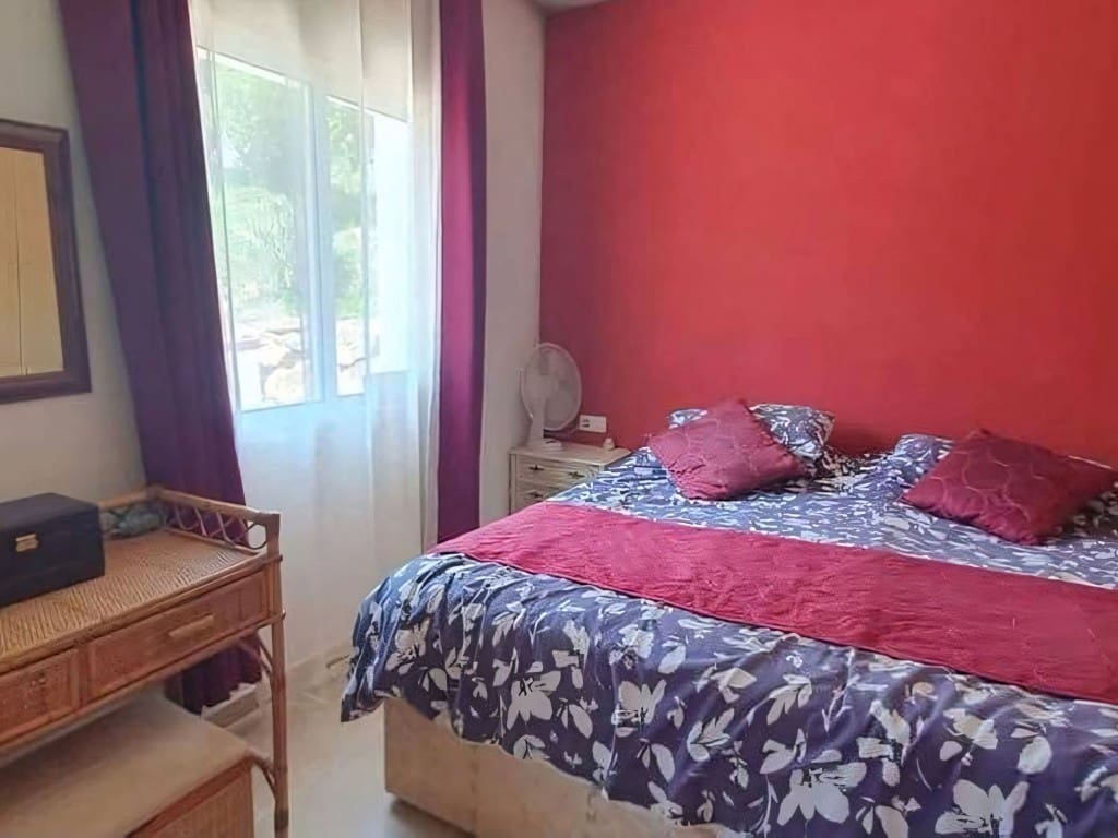 3 soveværelse Finca/Landehus til salg i Tolox med swimmingpool - € 290.000 (Ref: 9111896)