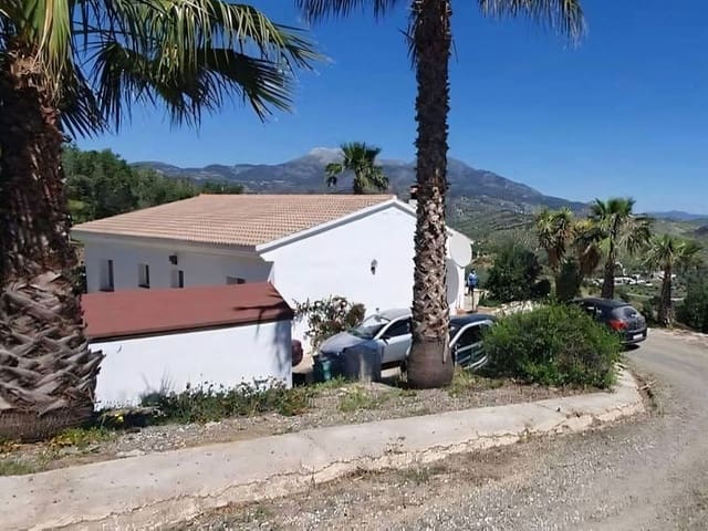 3 soverom Finca/Herregård til salgs i Tolox med svømmebasseng - € 290 000 (Ref: 9111896)