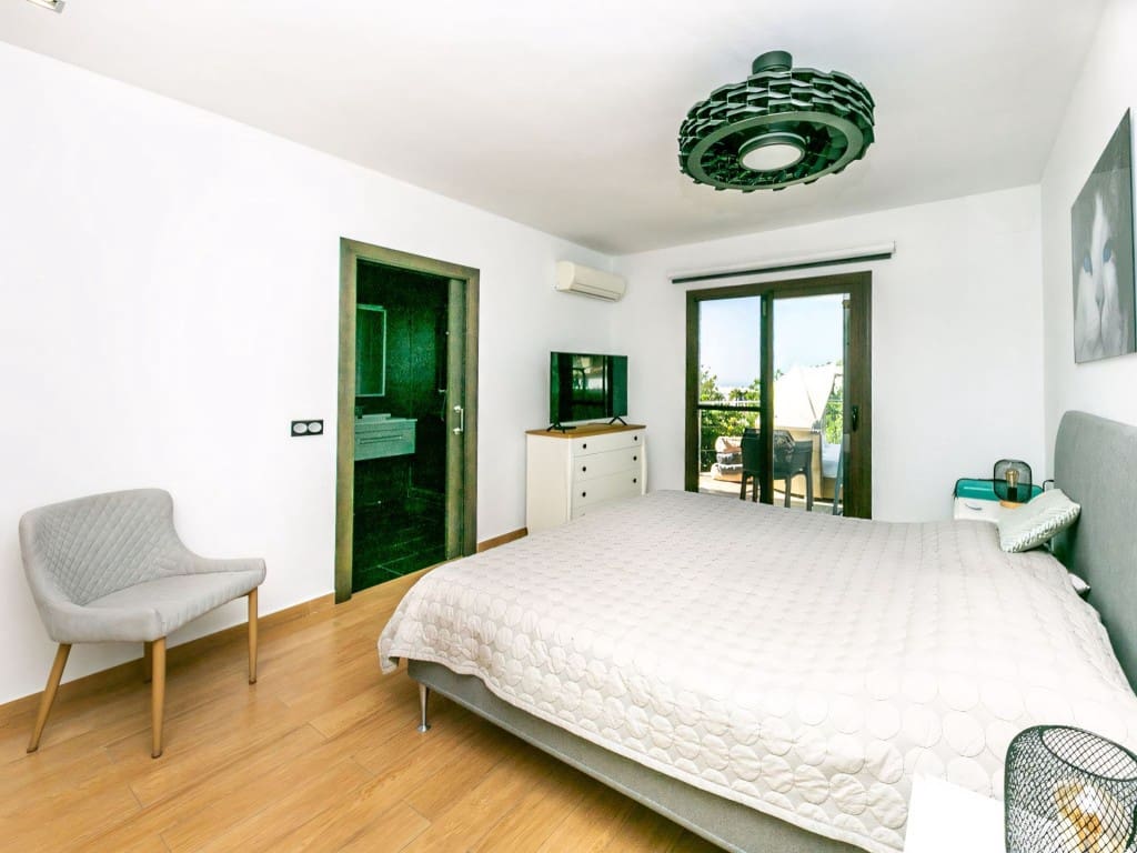 3 sypialnia Willa na sprzedaż w La Capellania z basenem garażem - 975 000 € (Ref: 9113953)