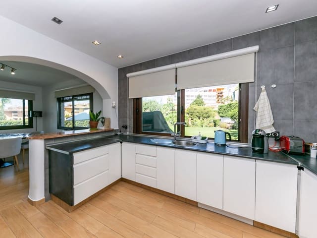 3 sypialnia Willa na sprzedaż w La Capellania, Benalmádena z basenem garażem - 975 000 € (Ref: 9113953)