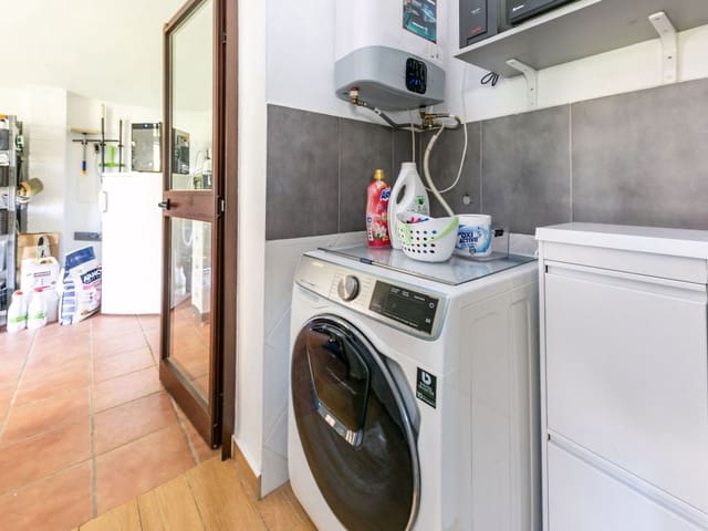 3 sypialnia Willa na sprzedaż w La Capellania, Benalmádena z basenem garażem - 975 000 € (Ref: 9113953)