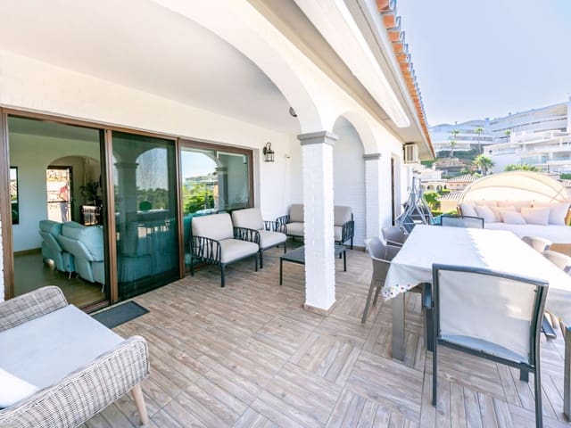 3 sypialnia Willa na sprzedaż w La Capellania, Benalmádena z basenem garażem - 975 000 € (Ref: 9113953)