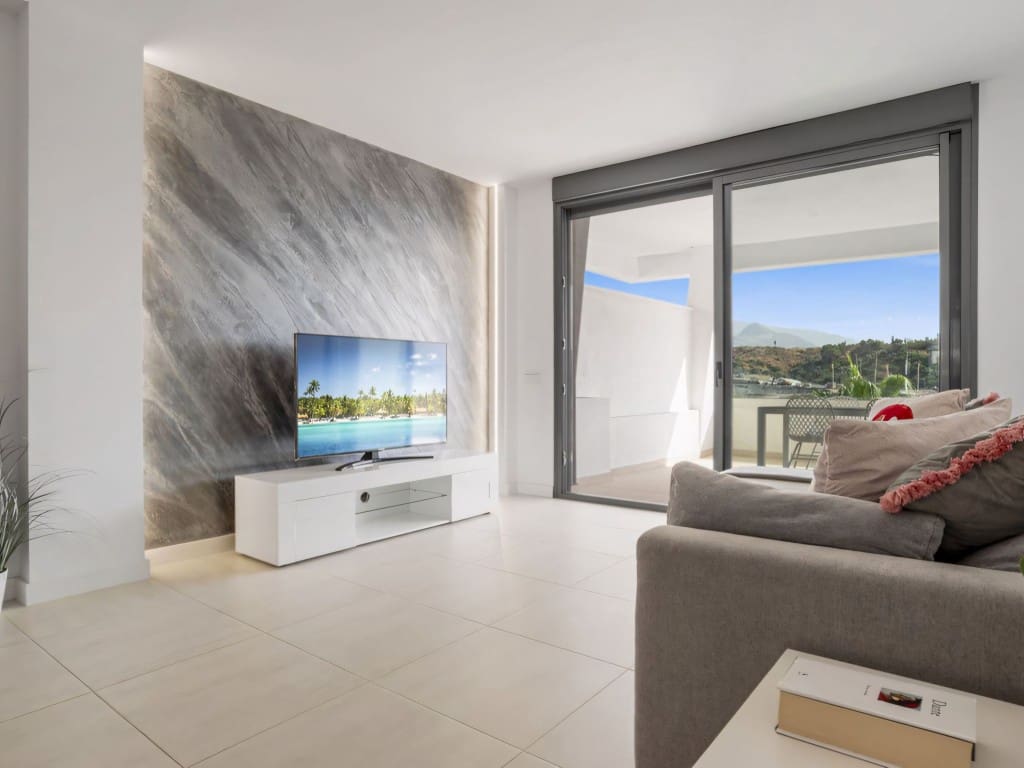 2 slaapkamer Penthouse te koop in New Golden Mile met zwembad garage - € 495.000 (Ref: 9115911)