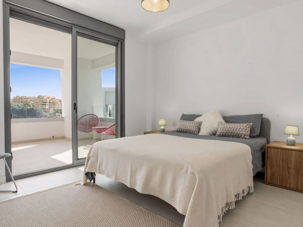 2 slaapkamer Penthouse te koop in New Golden Mile met zwembad garage - € 495.000 (Ref: 9115911)