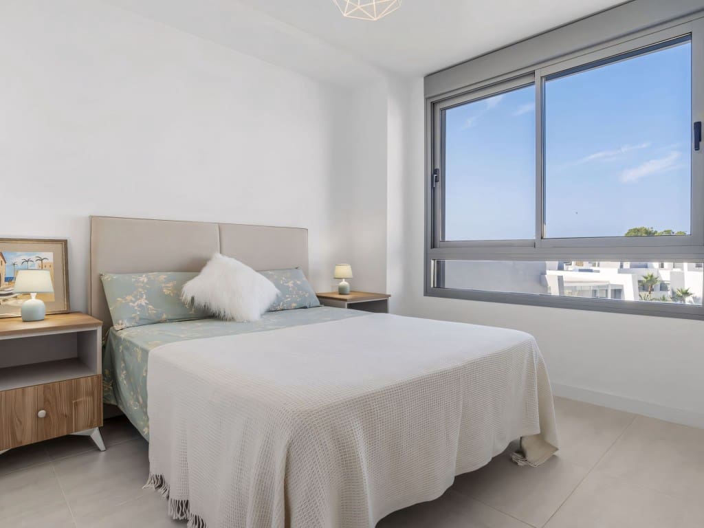 2 slaapkamer Penthouse te koop in New Golden Mile met zwembad garage - € 495.000 (Ref: 9115911)