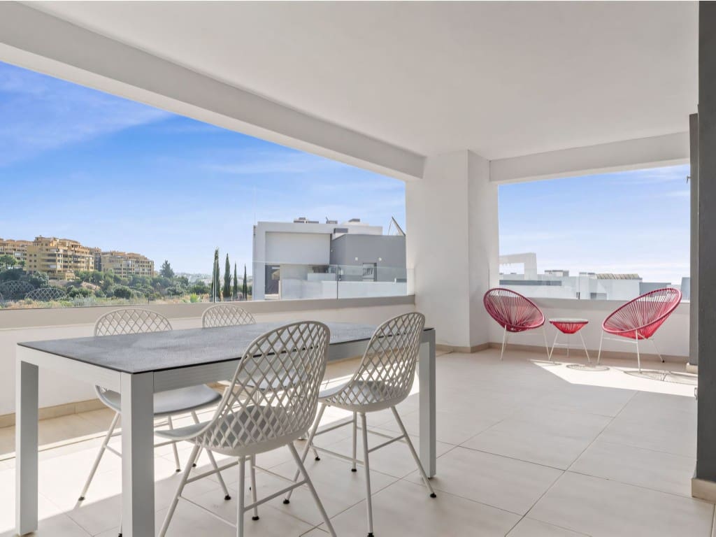 2 slaapkamer Penthouse te koop in New Golden Mile met zwembad garage - € 495.000 (Ref: 9115911)