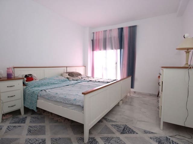 2 soverom Leilighet til salgs i La Reserva, Marbella med svømmebasseng garasje - € 280 000 (Ref: 9115914)