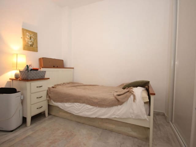 2 soverom Leilighet til salgs i La Reserva, Marbella med svømmebasseng garasje - € 280 000 (Ref: 9115914)