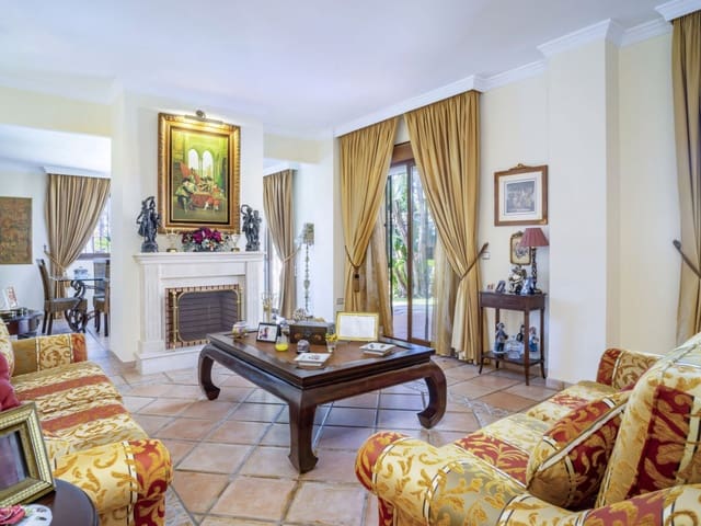 6 quarto Moradia para venda em San Pedro de Alcantara, Marbella com piscina garagem - 1 950 000 € (Ref: 9117005)