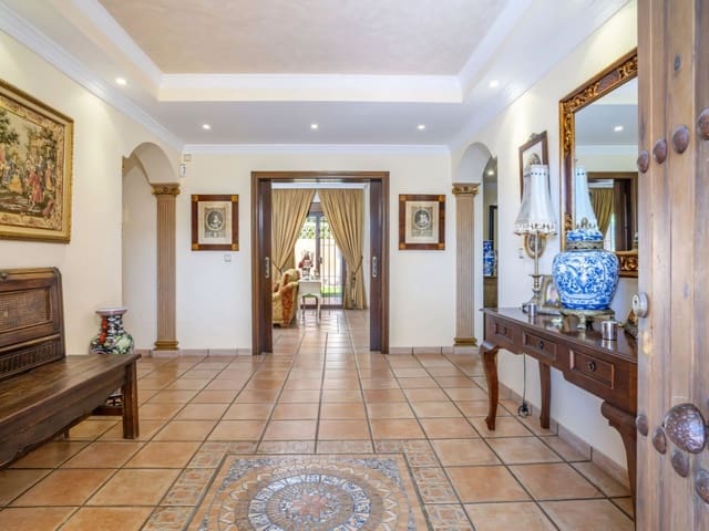 6 quarto Moradia para venda em San Pedro de Alcantara, Marbella com piscina garagem - 1 950 000 € (Ref: 9117005)