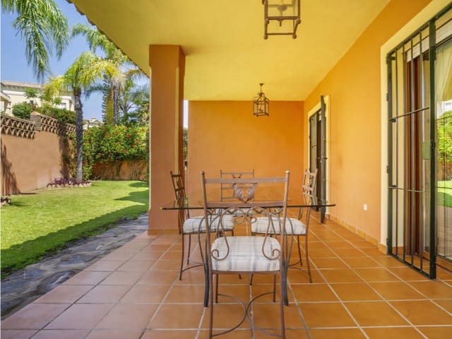 6 quarto Moradia para venda em San Pedro de Alcantara, Marbella com piscina garagem - 1 950 000 € (Ref: 9117005)