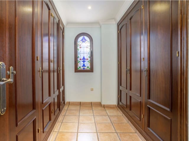 6 quarto Moradia para venda em San Pedro de Alcantara, Marbella com piscina garagem - 1 950 000 € (Ref: 9117005)