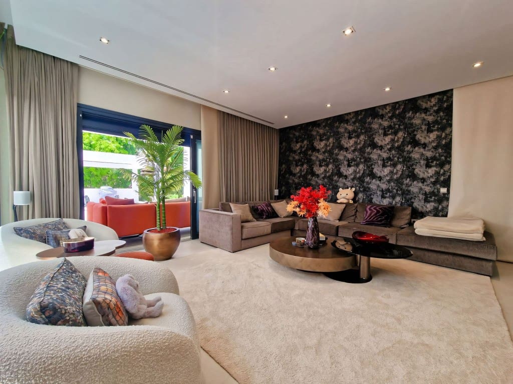 5 sypialnia Willa na sprzedaż w Las Chapas z basenem garażem - 5 475 000 € (Ref: 9118574)