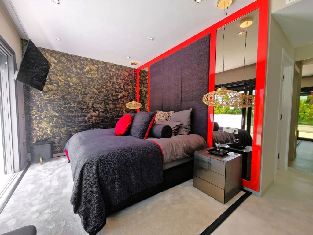 5 sypialnia Willa na sprzedaż w Las Chapas z basenem garażem - 5 475 000 € (Ref: 9118574)