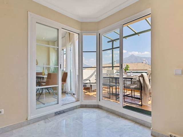 2 sypialnia Apartament na sprzedaż w Nueva Andalucia, Marbella z basenem - 445 000 € (Ref: 9130295)