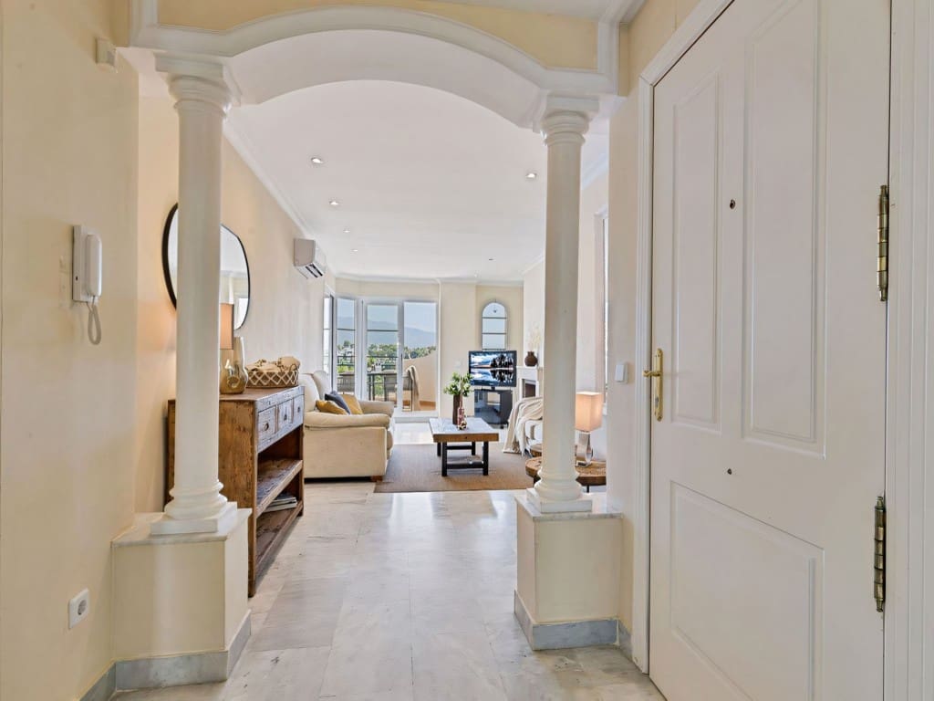 2 sypialnia Apartament na sprzedaż w Nueva Andalucia z basenem - 445 000 € (Ref: 9130295)