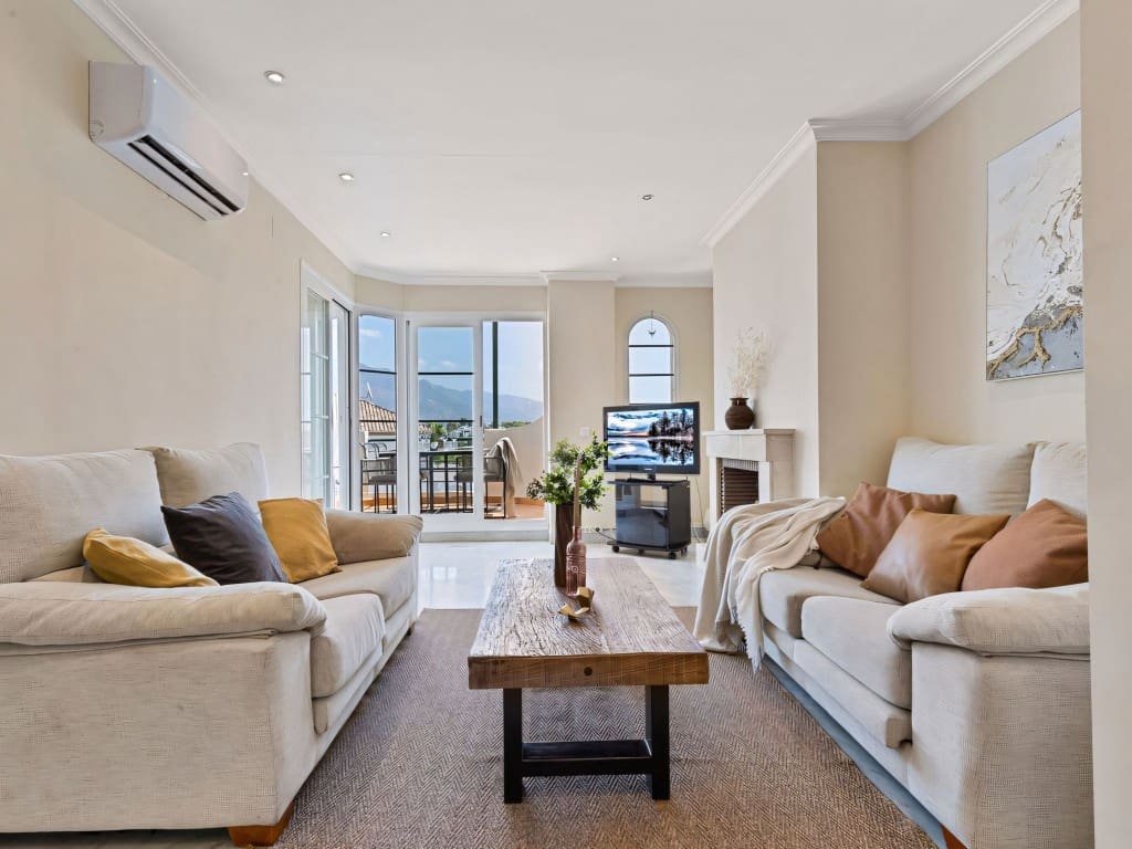 2 sypialnia Apartament na sprzedaż w Nueva Andalucia z basenem - 445 000 € (Ref: 9130295)