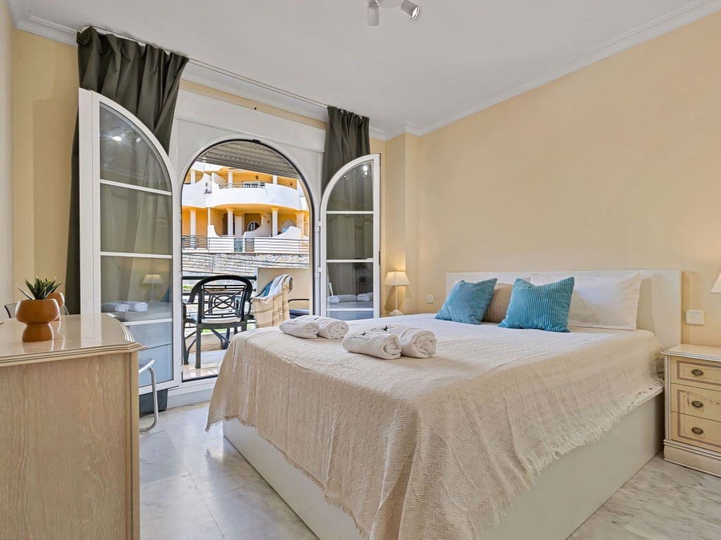 2 sypialnia Apartament na sprzedaż w Nueva Andalucia z basenem - 445 000 € (Ref: 9130295)